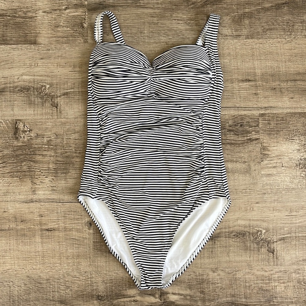 Bond-eye nip tuck striped one piece swimsuit
